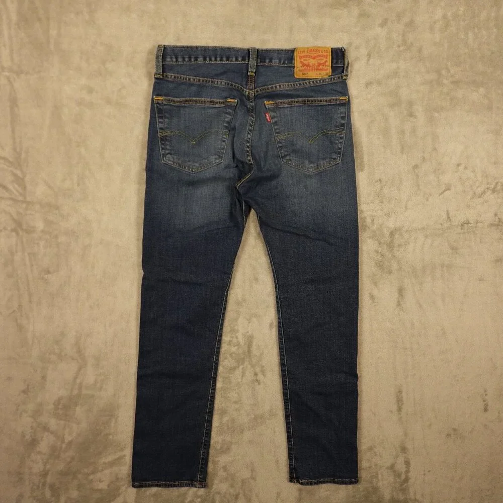Levi’s 501 Button Fly Jeans Men’s 31x32 Medium Wash Straight‎ Leg Iconic Denim
